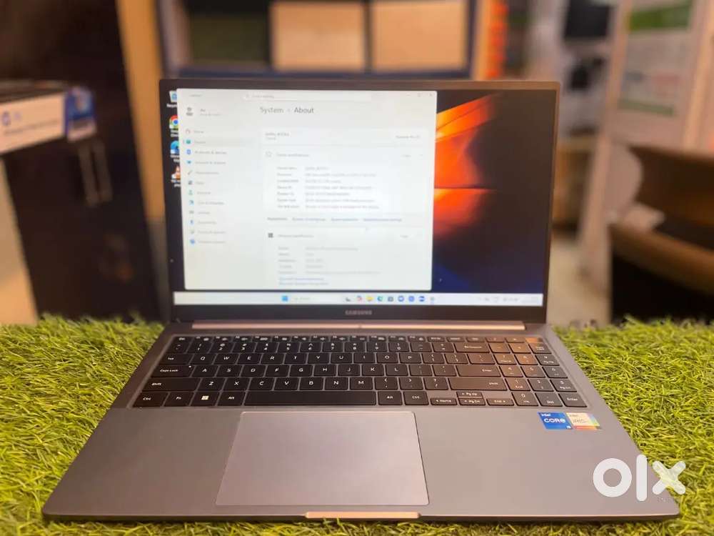 SAMSUNG GALAXY BOOK4 CORE I5 13TH GEN
BRAND WARRANTY TILL MARCH 2026