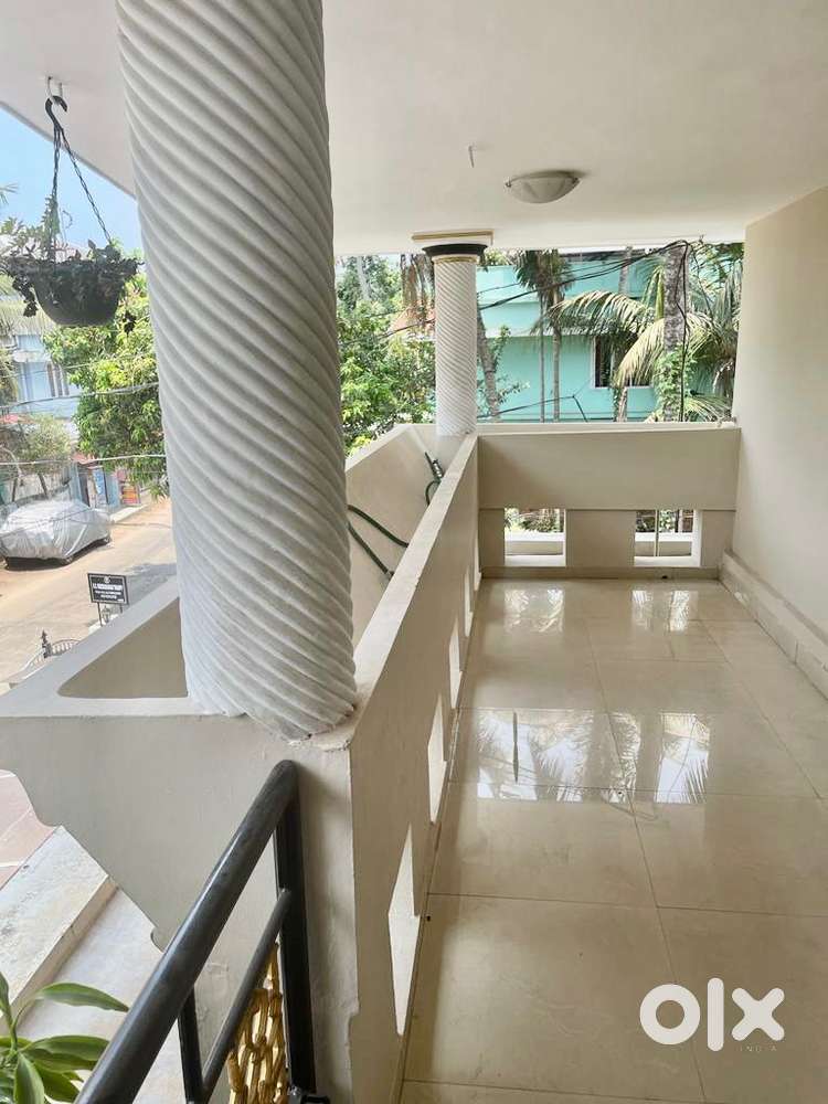 Specious attached two bedroom hall for rent pettah aAkshraveedi road