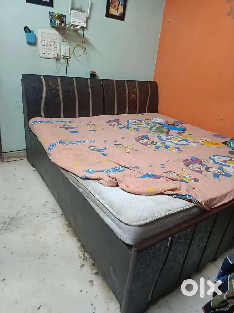 Double bed with mattress