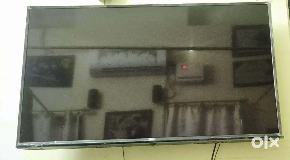 LG UHD TV with faulty screen