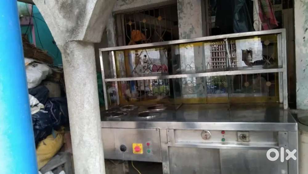 Bain marie with display counter and tandoori vatti