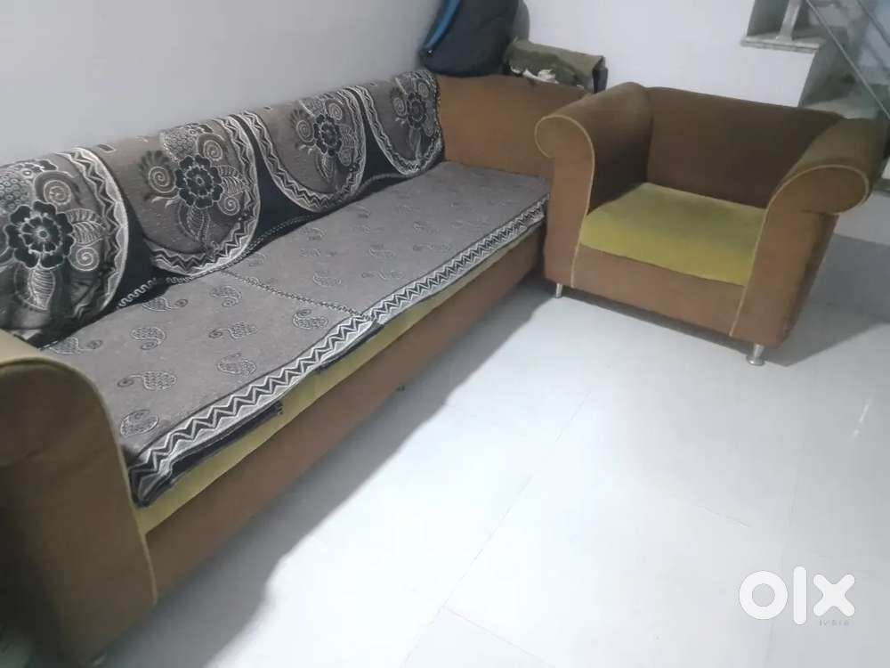 4 Seater  Big sofa + 1 seater Big Sofa Chair