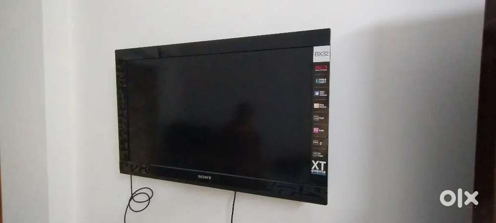 Sony bravia BX 32 10 years old LED Rs. 5000
