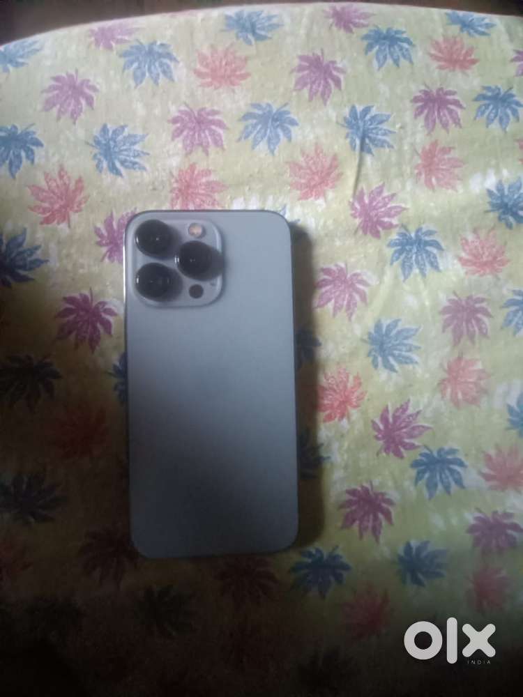 13 pro 100% battery health mint condition and international model