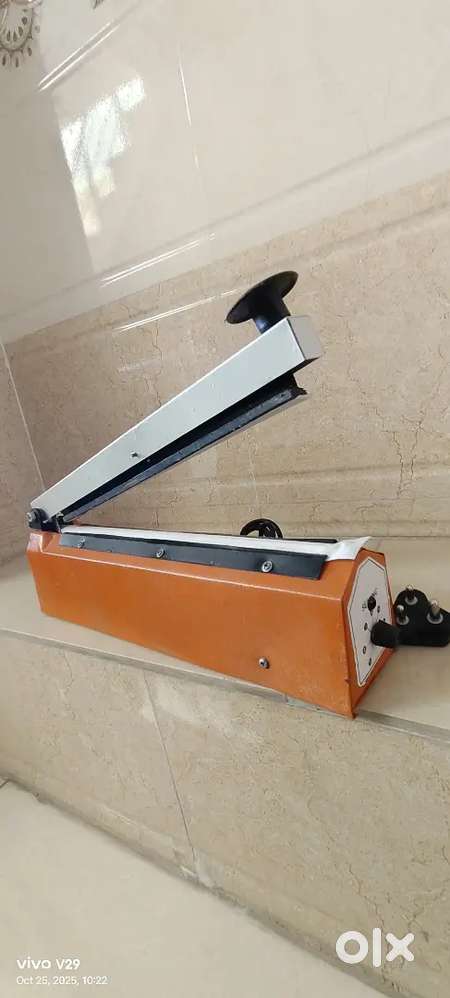 Plastic selling machine