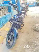bajaj avenger 150 street