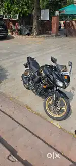गुड कंडीशन गाड़ी है गाड़ी में केवल सर्विस होना है कोई काम नहीं है