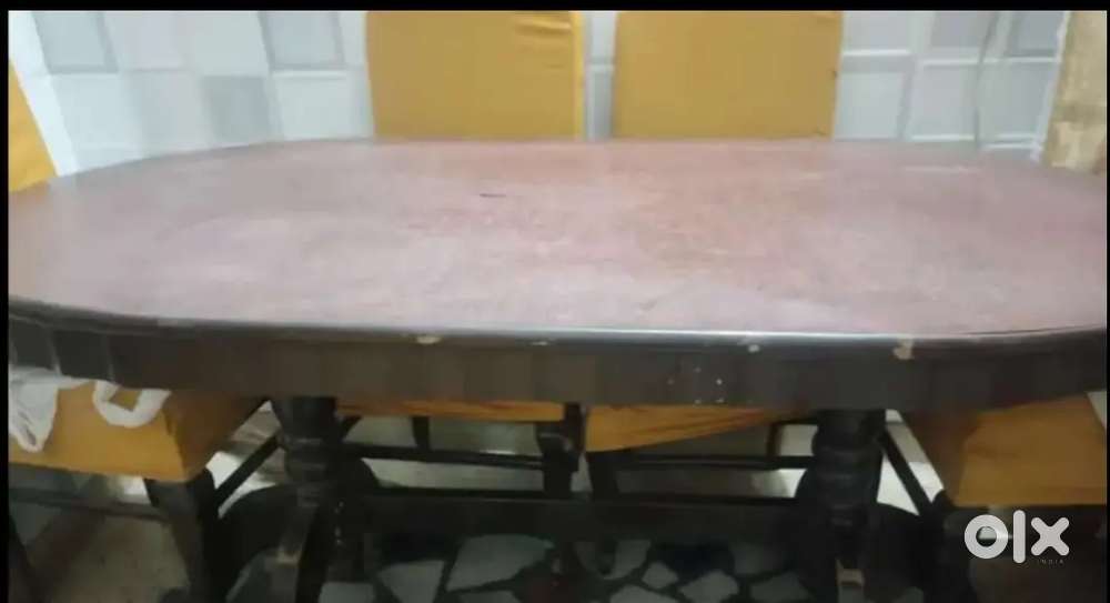 Dinning table and  bed up for sale