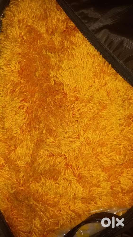 Selling a yellow carpet