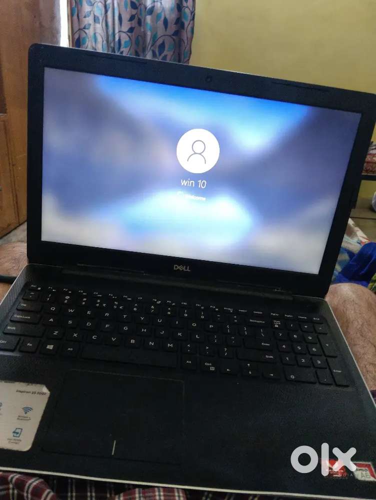 Selling original branded Dell laptop.
