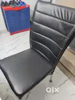 4 seater dinning table with tempered glass top