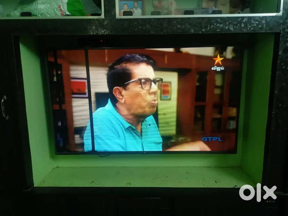 MI 55 INCH TV have lines in the tv