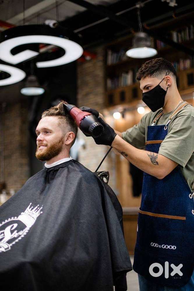 Barber job hai khud ka malik banna hai