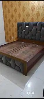 1 room set available for rent