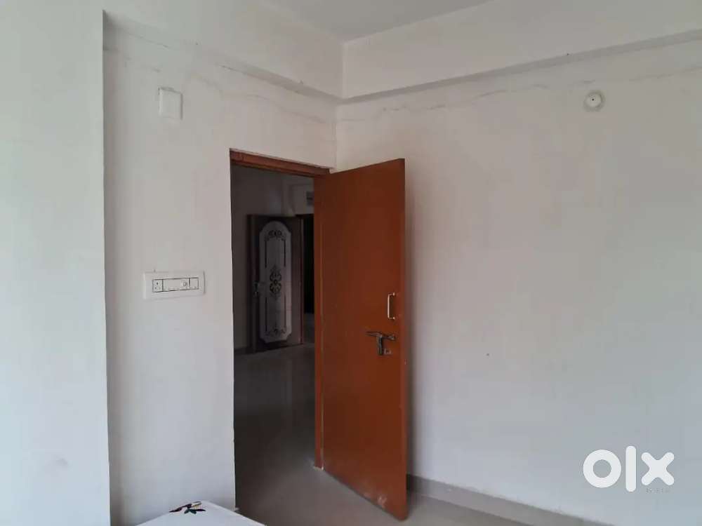 3 BHK ready to move flat in Shyamnagar at low price