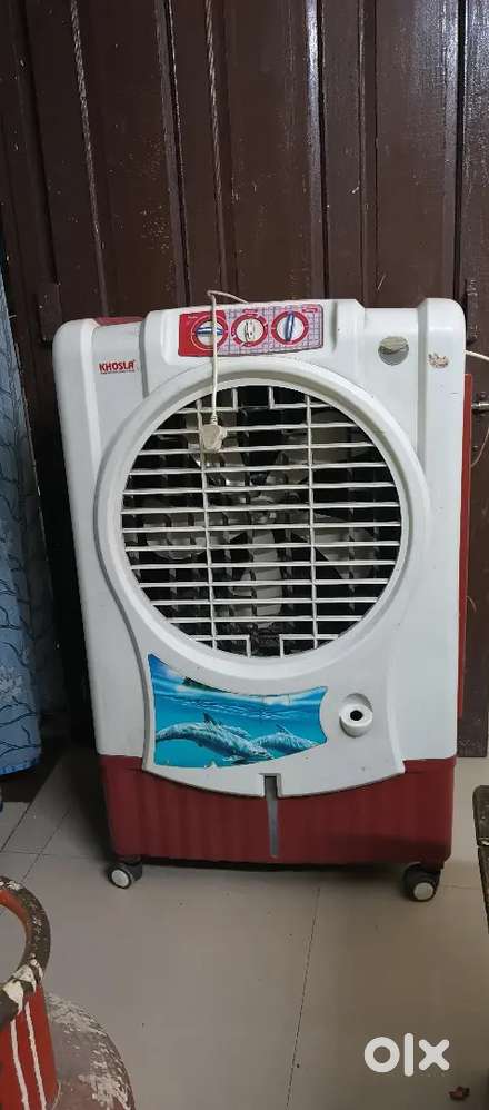 Koshal con apnay big size cooler bechna hai