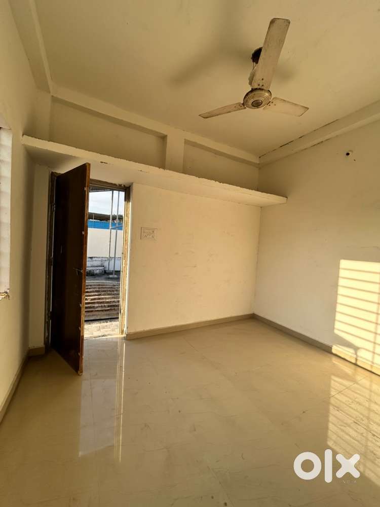Single Room Availvle for rent Rs.6000/-