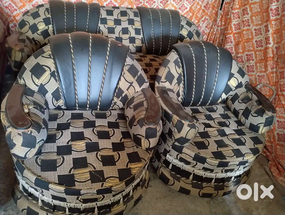 5 seater Round shape sofa set for sale like a good condition