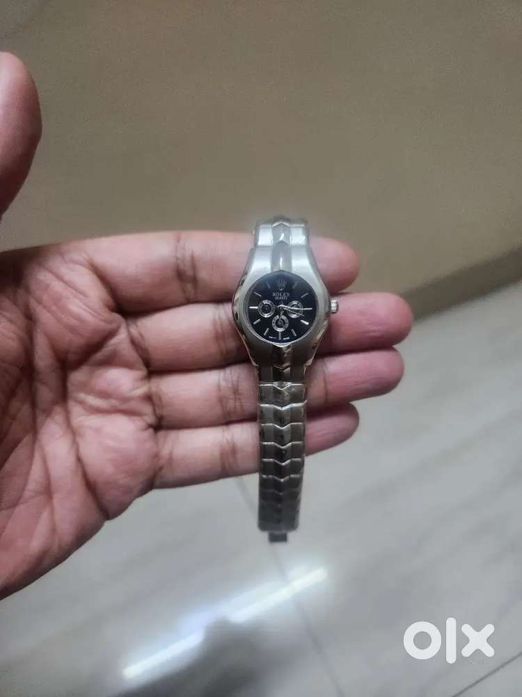 PREMIUM WOMEN’S STAINLESS-STEEL WATCH