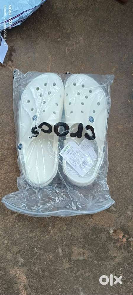 Crocs MEN 6 WOMEN 8