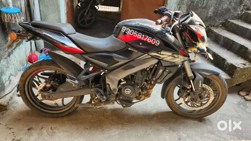 NS 200 back tyre need to be change , piche wala tyre change karna hoga