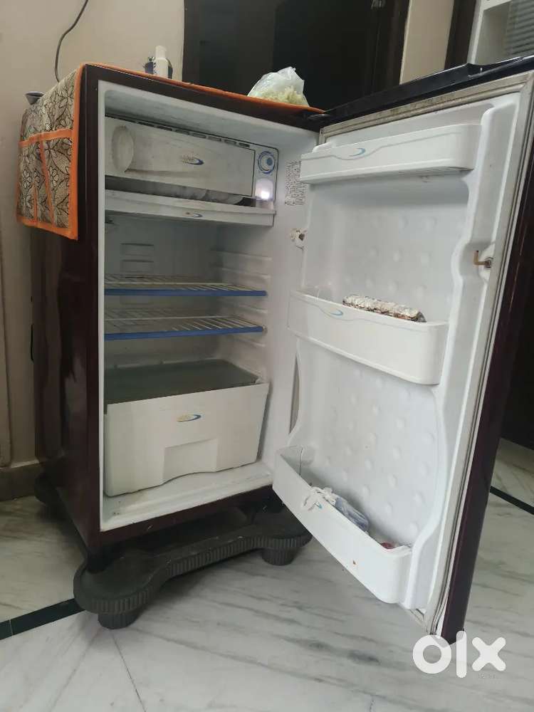 150 liters Fridge - 2017 with stand