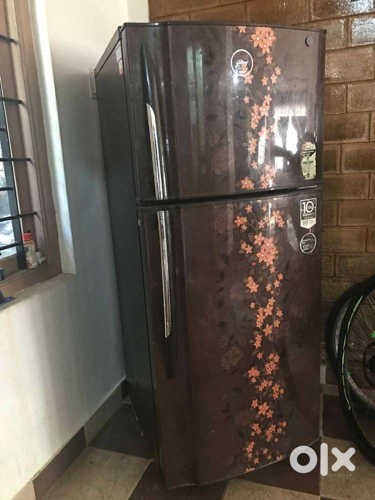 Godrej RT EON 240, Capacity: 260 Litres for Sale