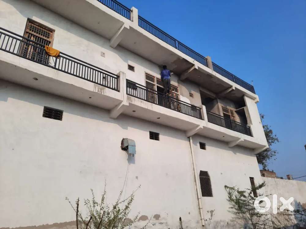 Great location 100m to NH2 highwey,500m railwey station 3 side open