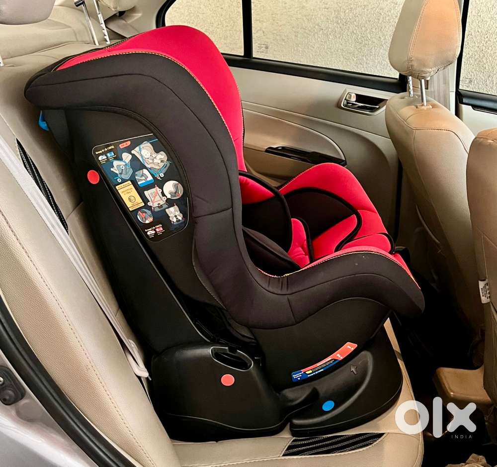 Luvlap Car seat at very good condition only at 1k