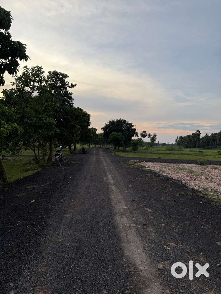 200 square yards east facing plot for sale near calavary temple TPG