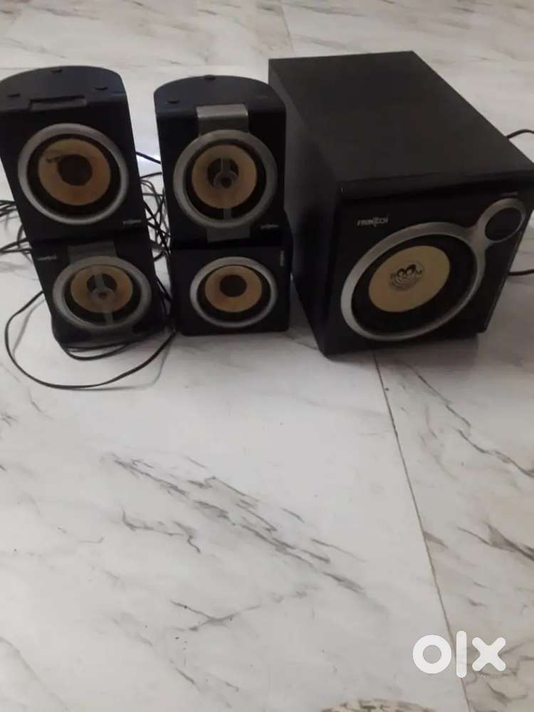 2 different types of speakers