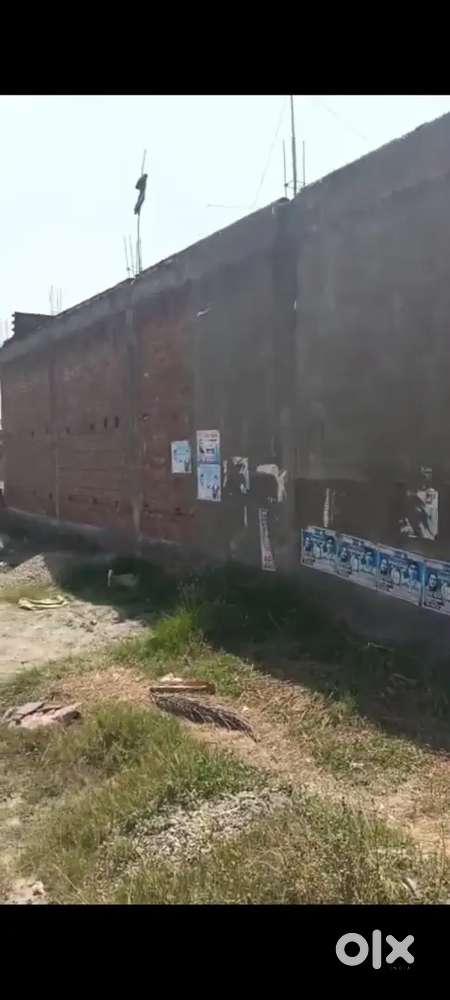 100 gaj ka ready shop / godown for sale -