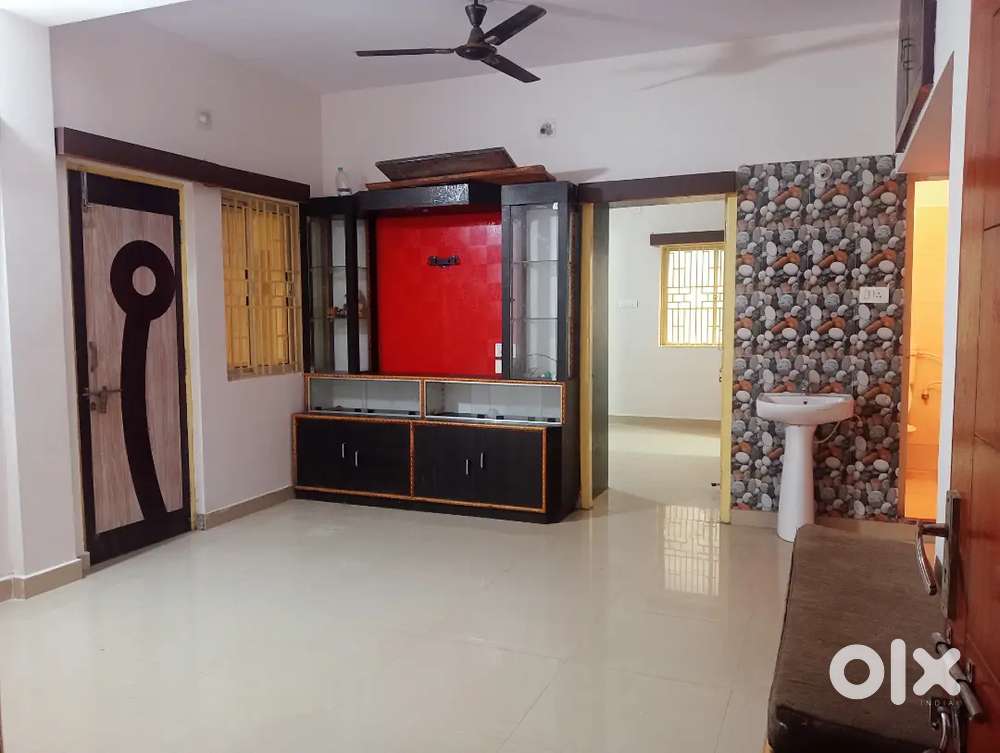 3bhk semi furnished flat for rent