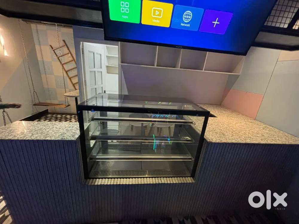 Bakery refrigerator with counter