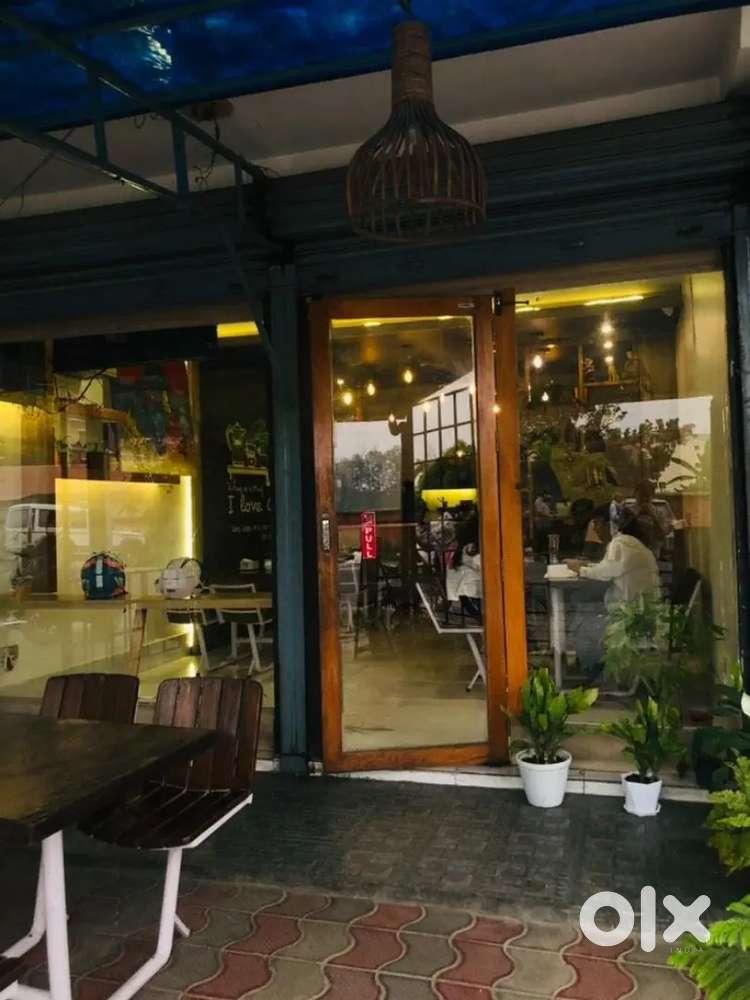 Cafe ke liye 2 girls ki need urgent 1 Cook 1 billing accountent