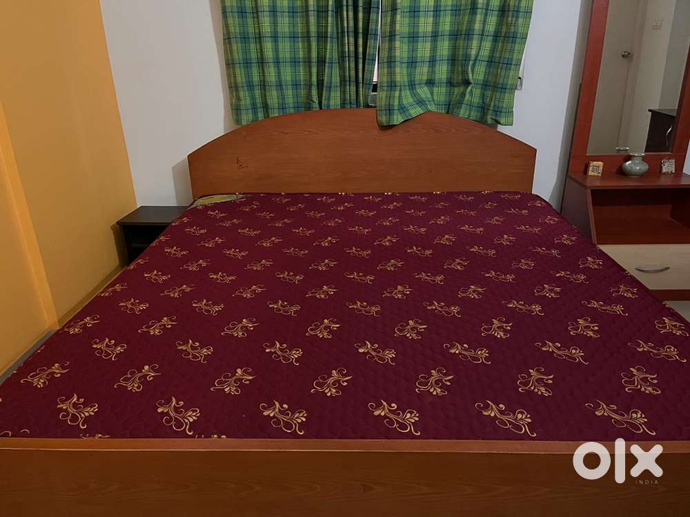For Sale – King Size Bed with Mattress & Storage