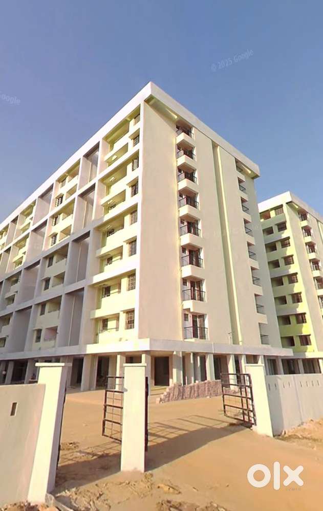 Female Roommate required