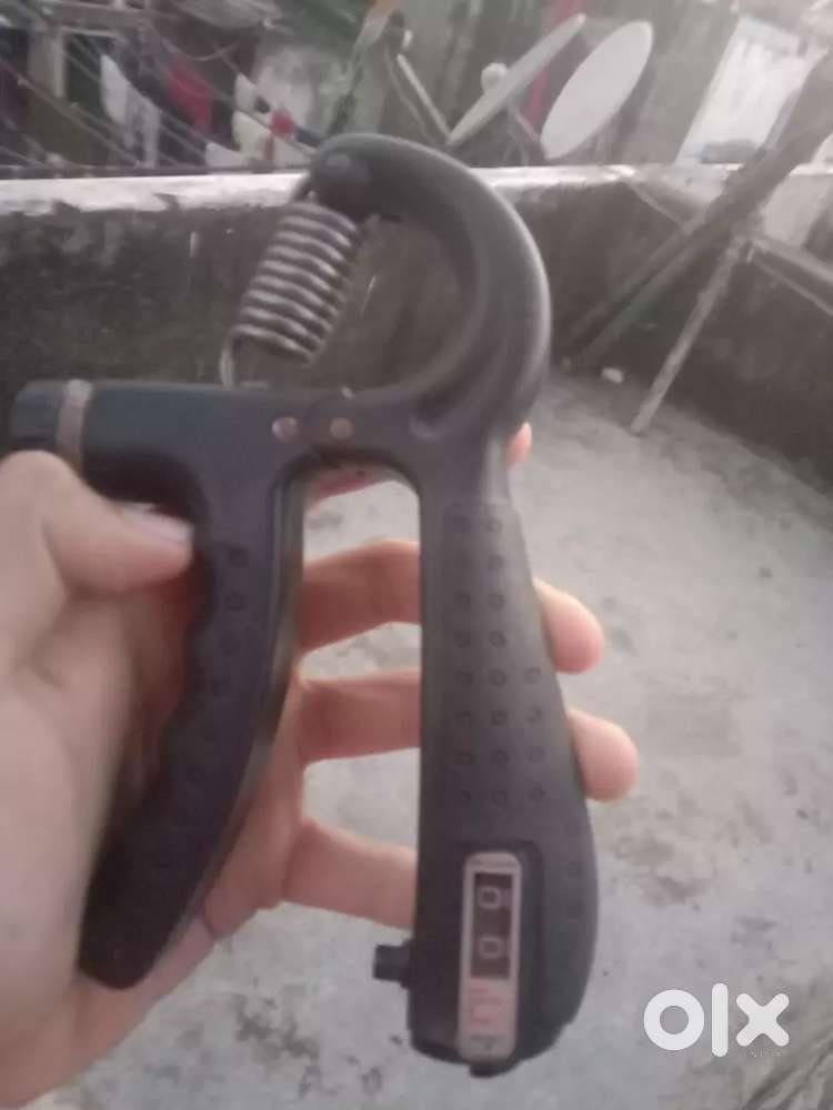 Hand gripper secondhand but in working condition