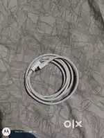 Apple ki lightning cable and apple adaptor