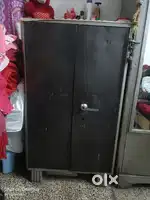 Almirah made up of steel