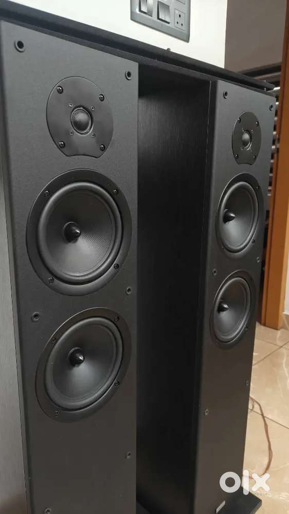 Onkyo SKF 4800 Towers. Brand new condition
