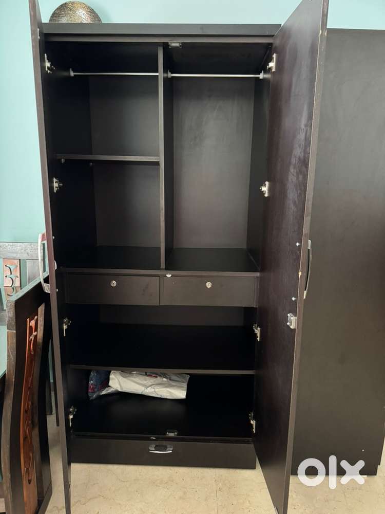 Double door Wardrobe
