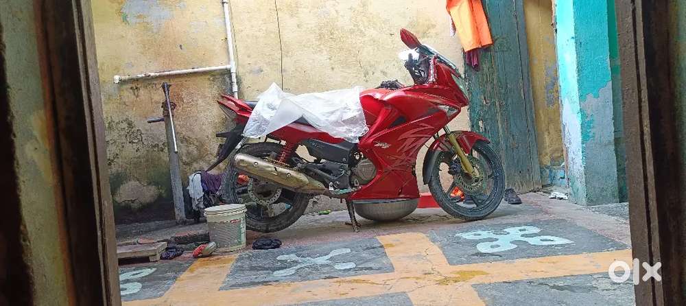 Karizma zmr 2012   price hai 50000 kambhi ho sakte hai