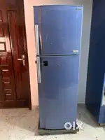 SHARP 274L fridge