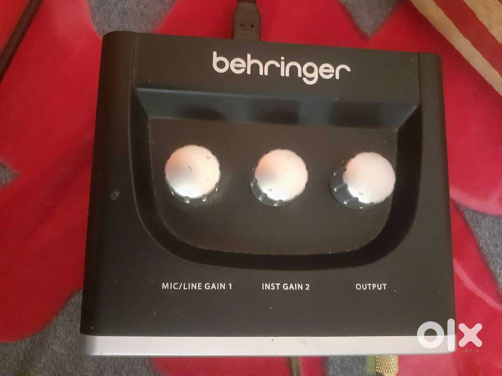 Behringer uphoria um2 audio interface and boat power bank