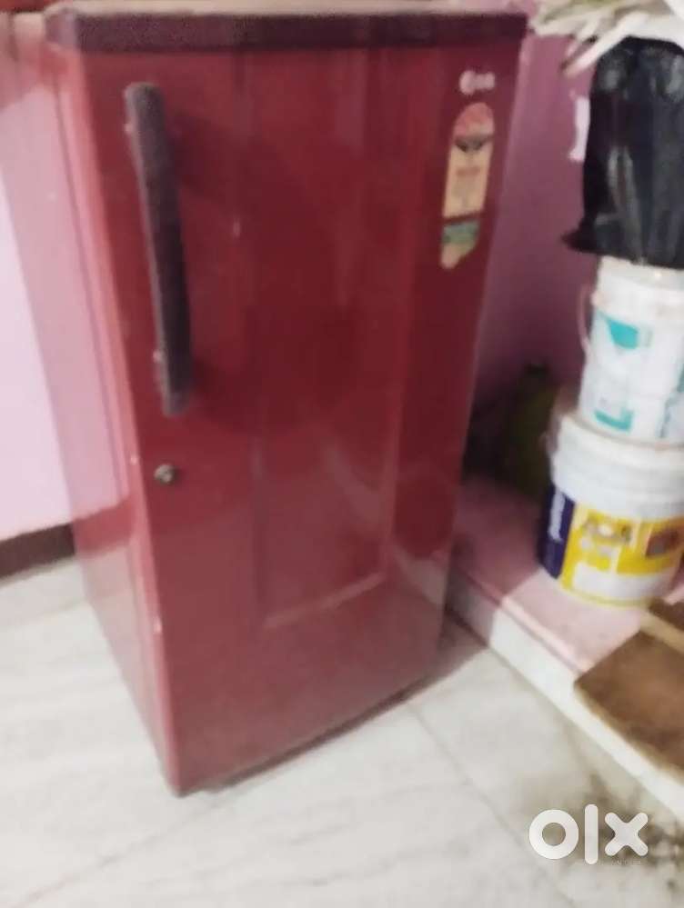 Single door fridge