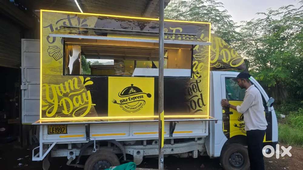 Hot deal..on wheels sale in food truck 2022 model + CNG