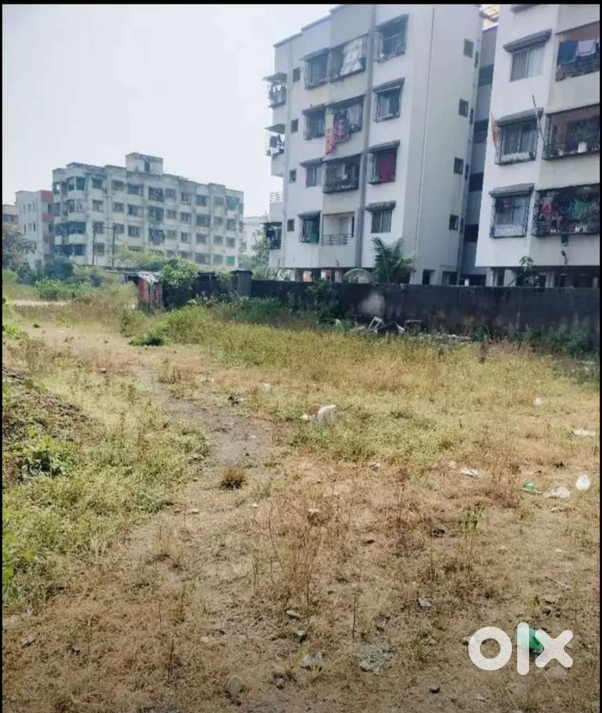 NEAR SWAMINARAYAN GURUKUL ROAD , APNA GHAR SOCIETY VAPI .