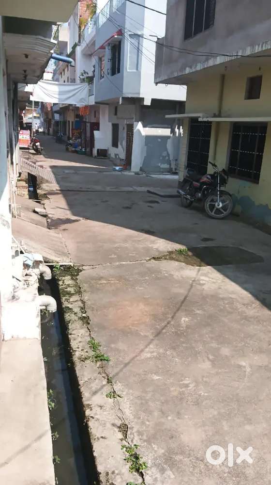 Single room one. Only single person and husband wife