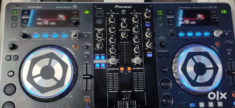 Pioneer ddj r1all in one cansol with original box